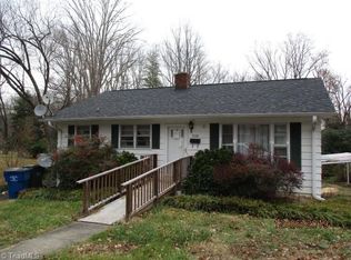 329 E Poplar St, Mount Airy, NC 27030