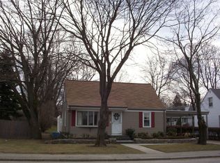 346 Phenix Ave, Cranston, RI 02920