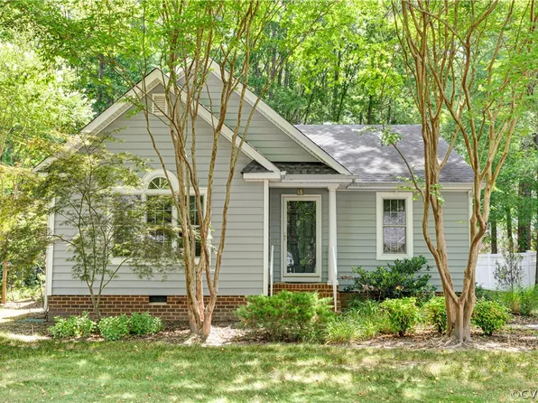 603 Old Station St, Ashland, VA 23005