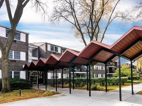 8700 Skokie Blvd #3OS, Skokie, IL 60077