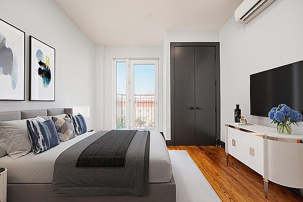 1st image of 141 Tompkins Ave #7