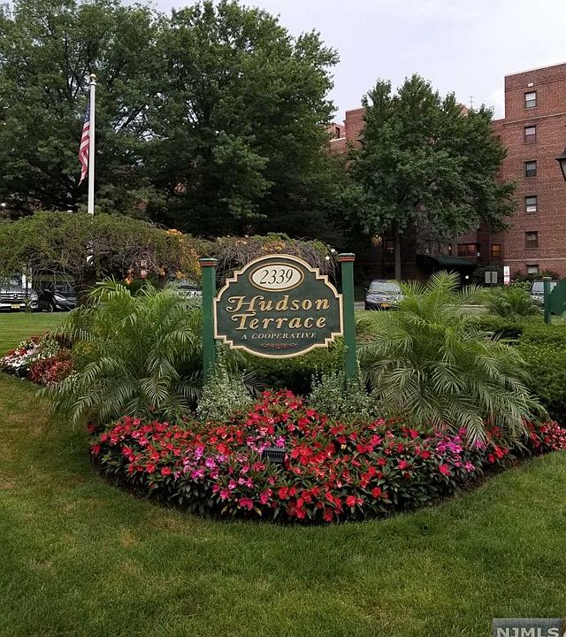 1st image of 2337 Hudson Ter #13A