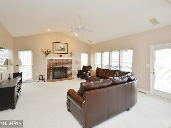 5th image of 807 Sandy Landing Dr SE