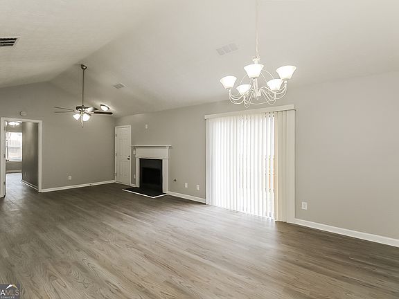 5th image of 358 Autumn Lake Dr