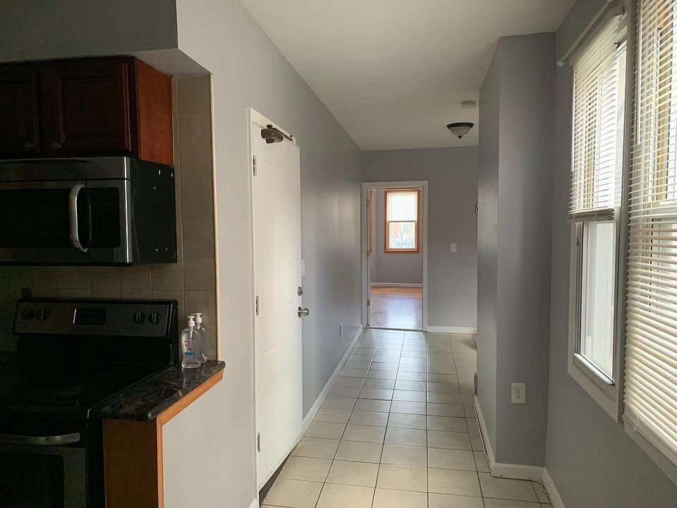 2nd image of 4526 Sansom St Floor 2