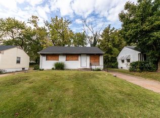 217 Cameron Rd, Saint Louis, MO 63137