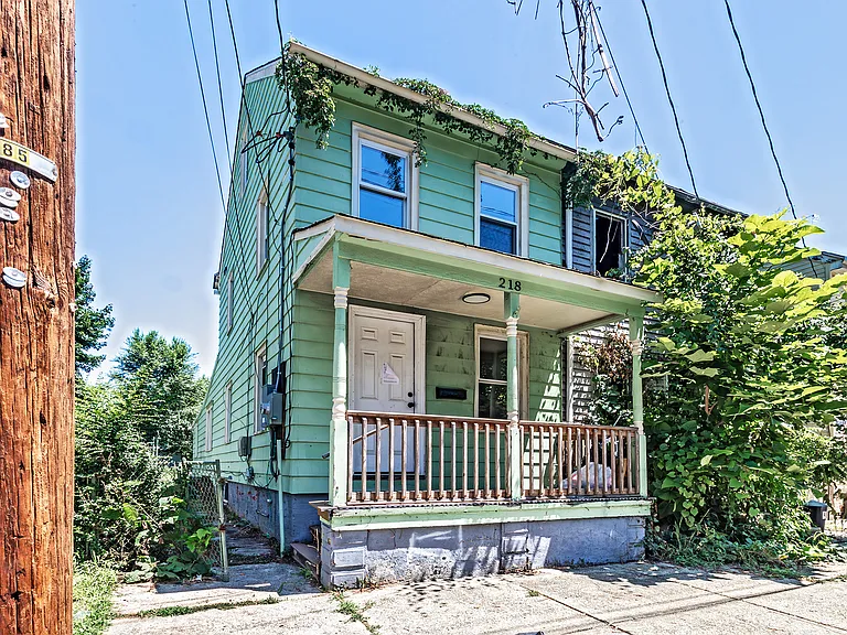 218 Sinnickson St — Photo 1