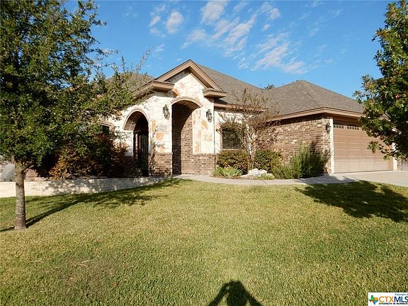 3rd image of 2716 Meadow Wood Dr