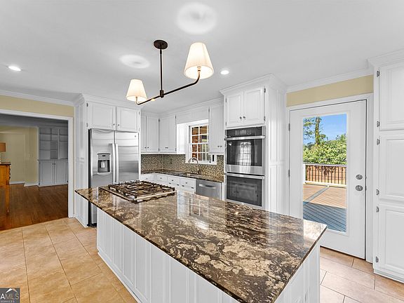 5th image of 206 Fortson Dr