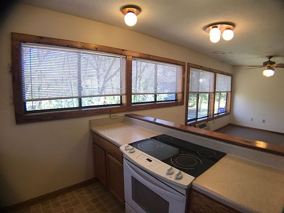 4th image of 106 Pleasant Dr APT B