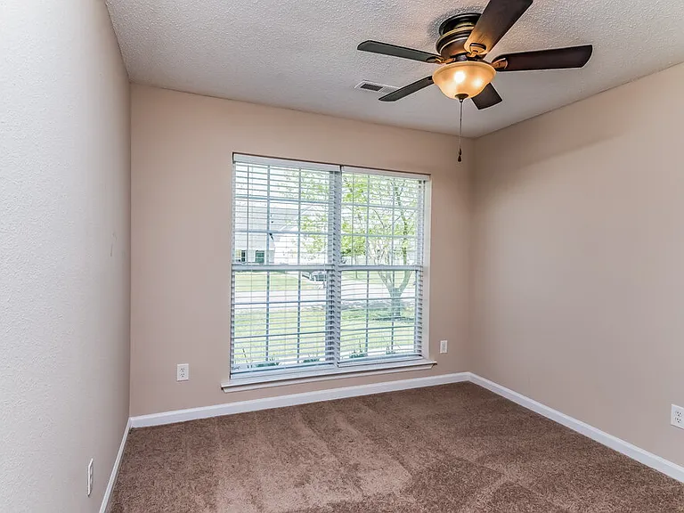 2204 Joann Dr — Photo 10