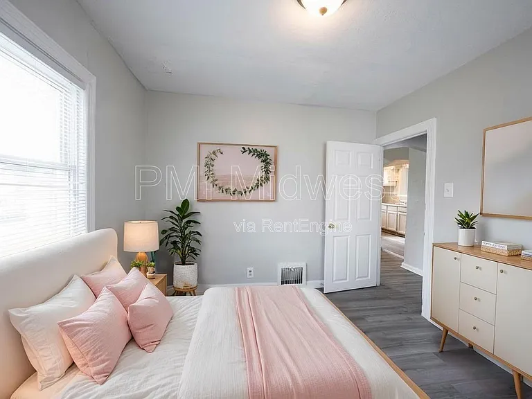 1415 W Pruitt St — Photo 17