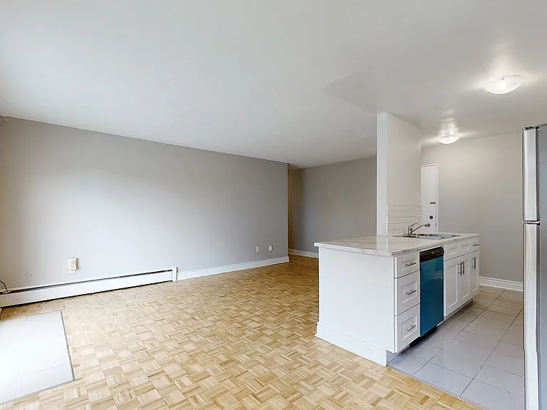 296 Grenfell St — Photo 14