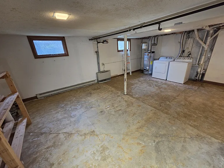 152 Cottage Grv #B — Photo 23