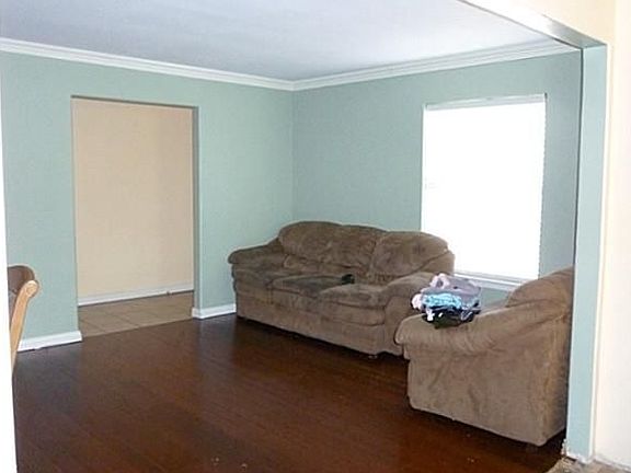 5th image of 2101 Kent Dr