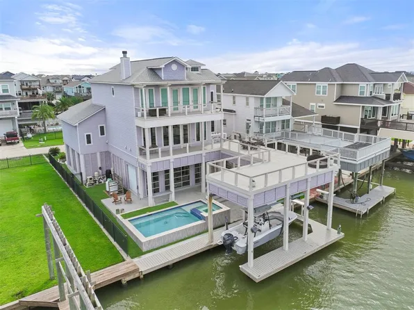 418 Jeanie Lynn Street, Tiki Island, TX 77554