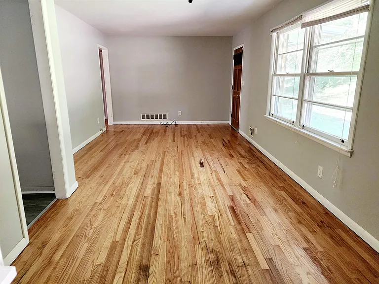 1808 Meadowglades Dr — Photo 7