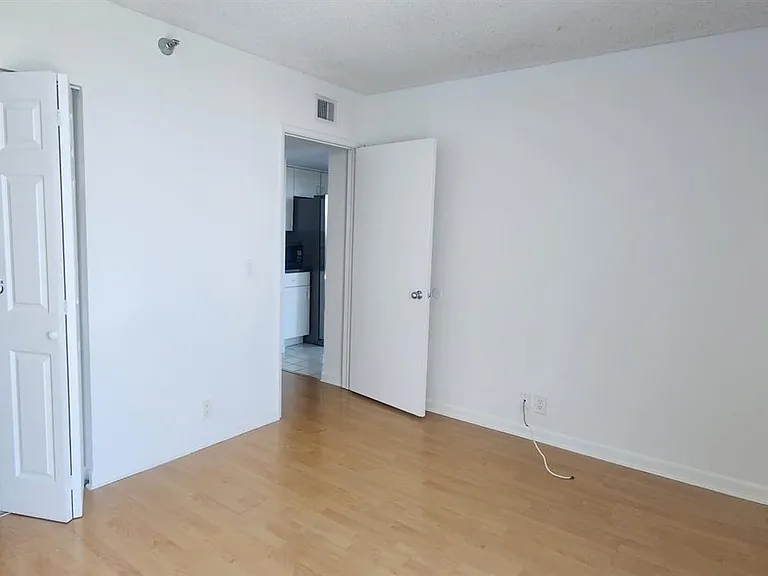 3300 NE 191st St #818 — Photo 10