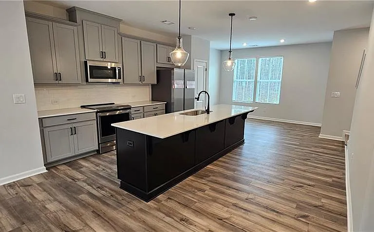 908 Colton Dr — Photo 11