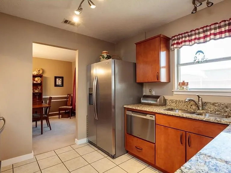 8721 Limestone Dr — Photo 10