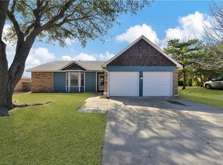 10225 Lone Pine Ln, Fort Worth, TX 76108