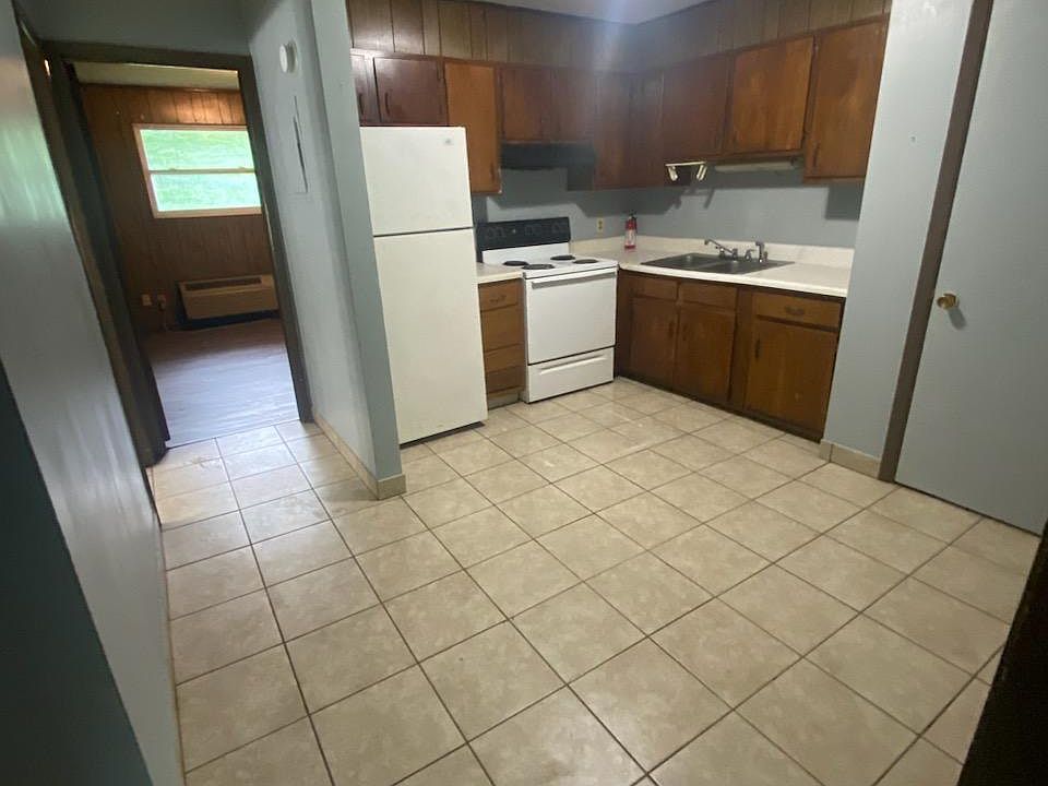 2nd image of 312 W 5th North St #6