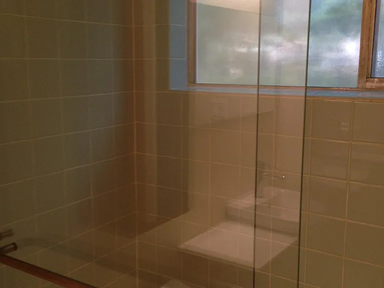 546 N Flores St #6 — Photo 23