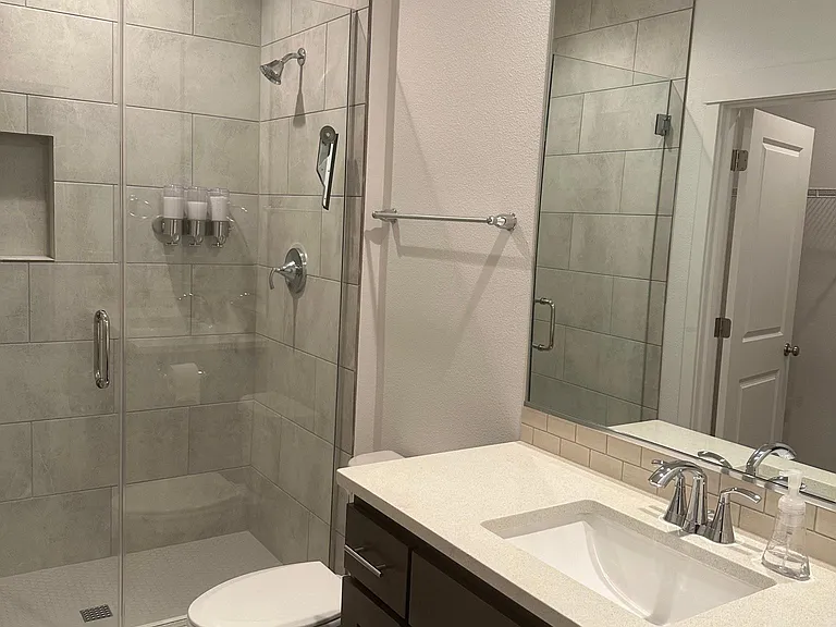 874 NE Trillium Dr — Photo 10