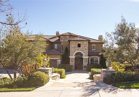 3rd image of 4195 Jameson Dr