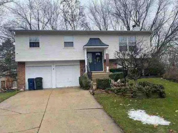 741 Butterfield Dr, Algonquin, IL 60102