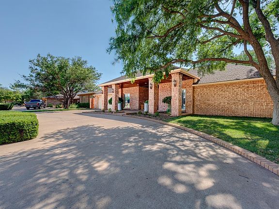2nd image of 21 Brentwood Cir