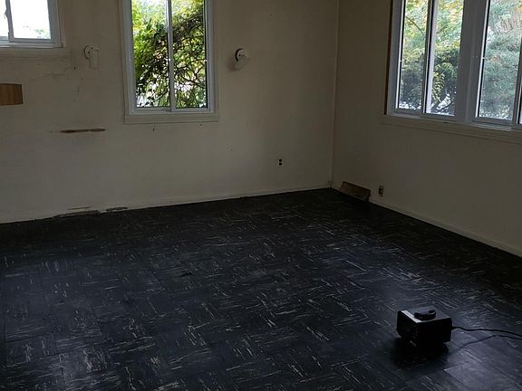 5th image of 895 Starwick Dr