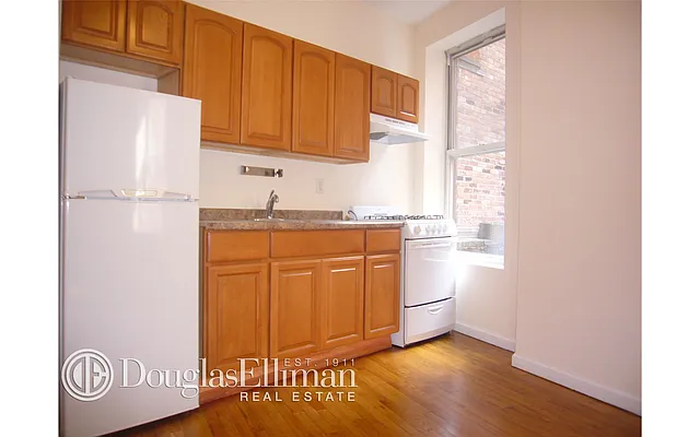 Rented by Douglas Elliman | media 3