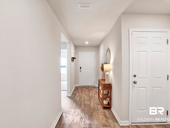 4th image of 8008 Pickwick Dr