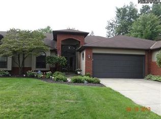 5222 Parkhurst Dr, Sheffield Village, OH 44054