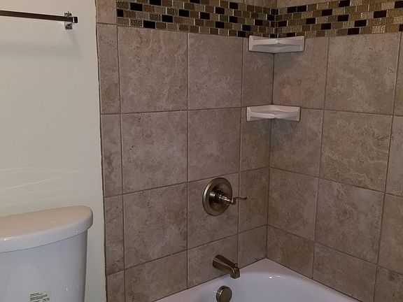 2nd image of 914 Twinbrook Ct