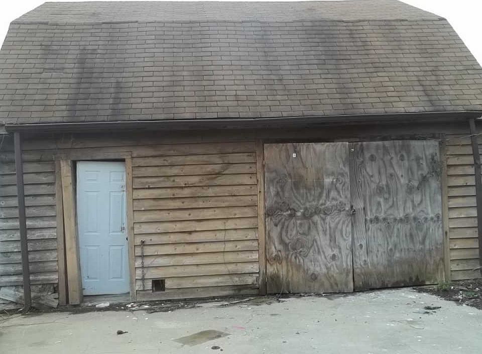 2nd image of 2061 Garner Rd