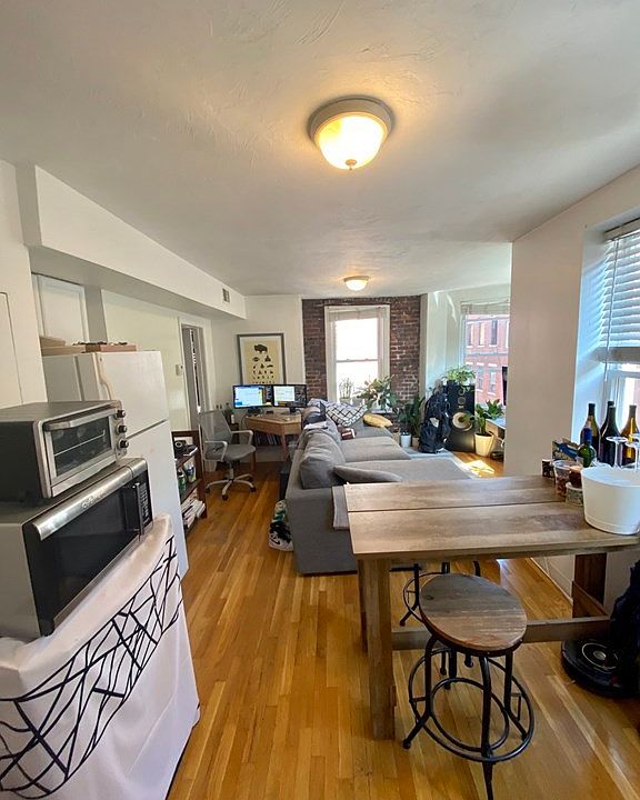 1st image of 10 Sheafe St APT 5