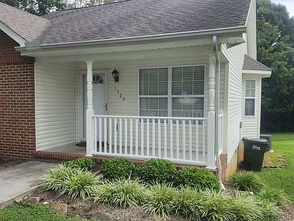 2nd image of 1529 Mayberry Ln