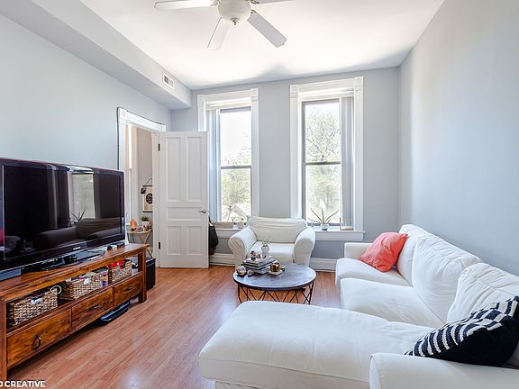 3rd image of 1874 N Hoyne Ave APT 3