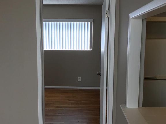 2nd image of 3752 Greenfield Ave #1