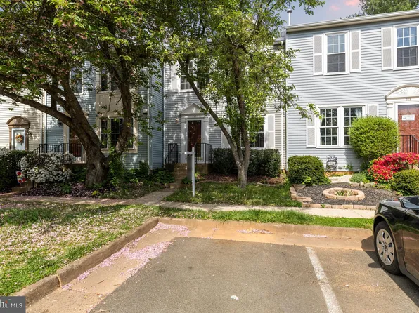 727 Acorn Ct, Warrenton, VA 20186