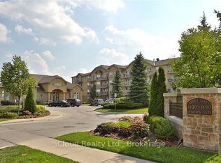 1470 Bishops Gate #104, Oakville, ON L6M 4N2