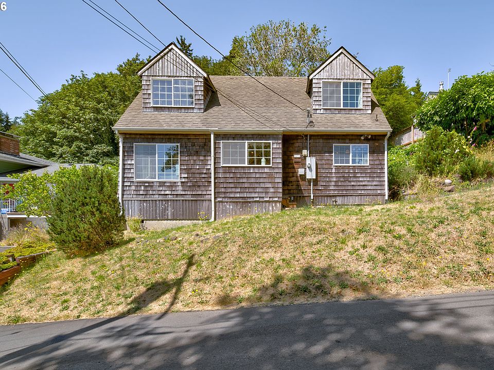 1st image of 1676 SE 2nd St