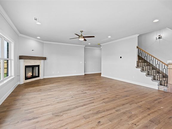 4th image of 2312 Charles St
