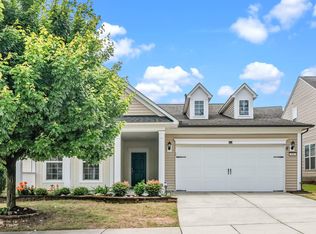 826 Downfield Ln, Fuquay Varina, NC 27526