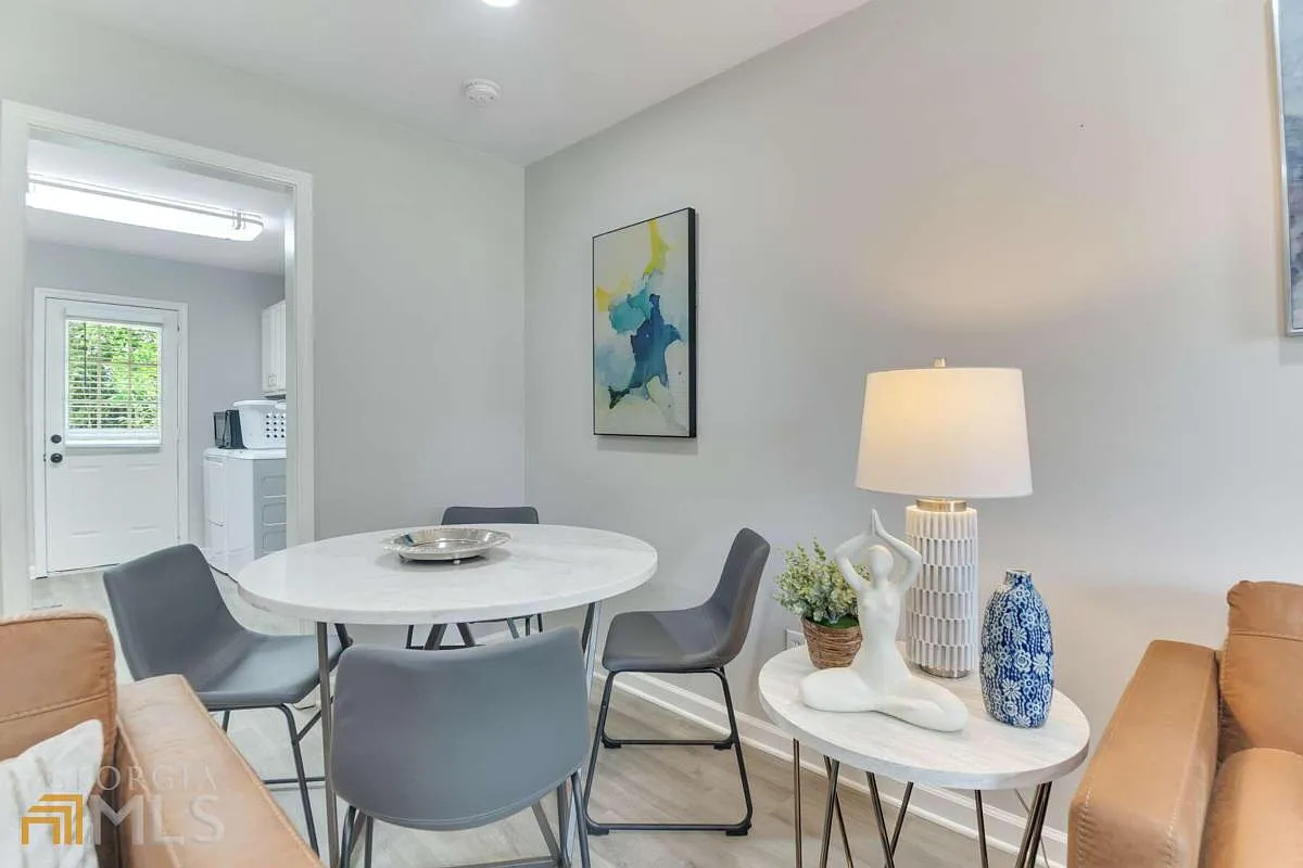 2 bed, 1.0 bath, 100 sqft, $3,100 — Photo 4