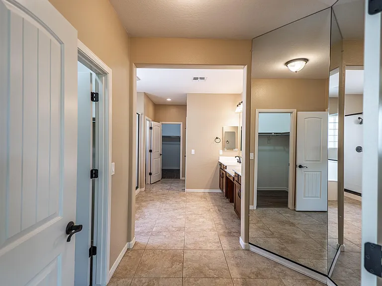 18445 W Saguaro Ln — Photo 18