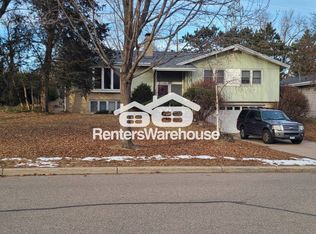 1455 Brooks Ave W, Roseville, MN 55113