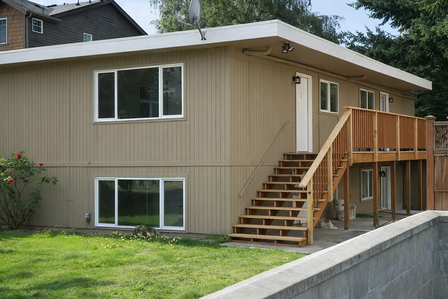 10550 Midvale Ave N - 4 plex - 3 — Photo 1